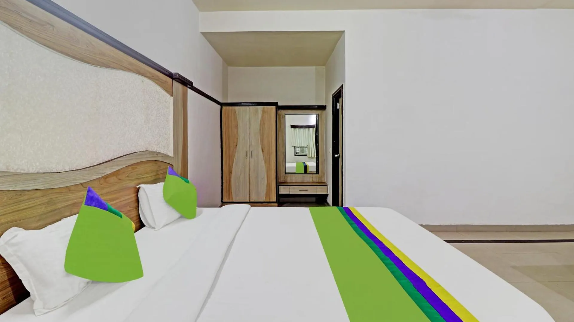 Hotel G B Palace Агра