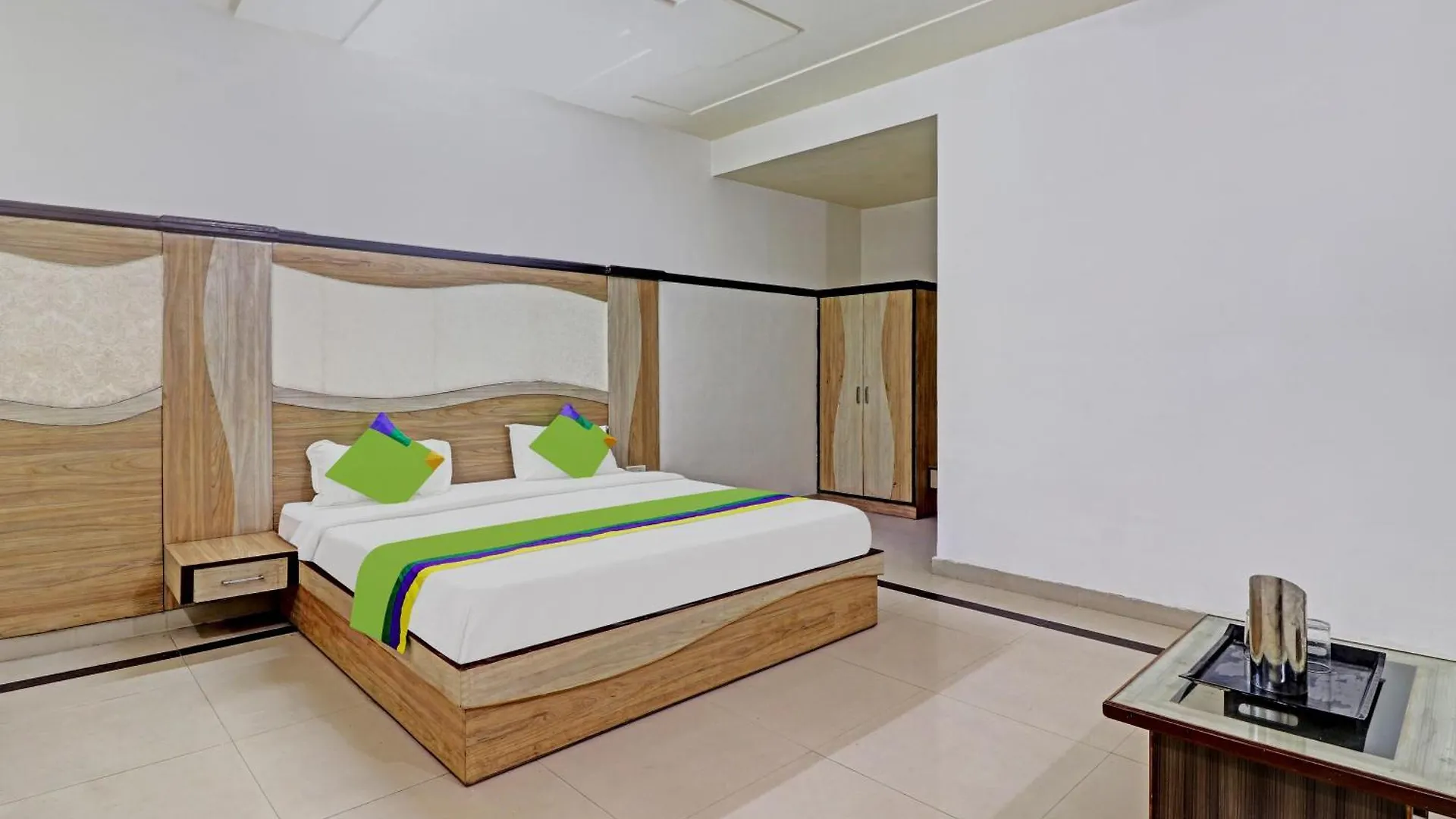 Hotel G B Palace Агра 3*,