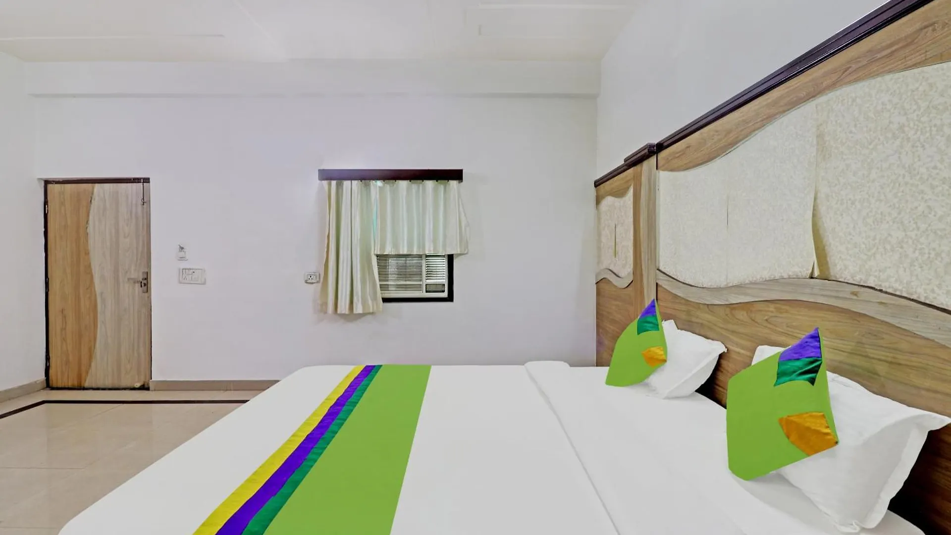 Hotel G B Palace Agra  3*, Agra (Uttar Pradesh)