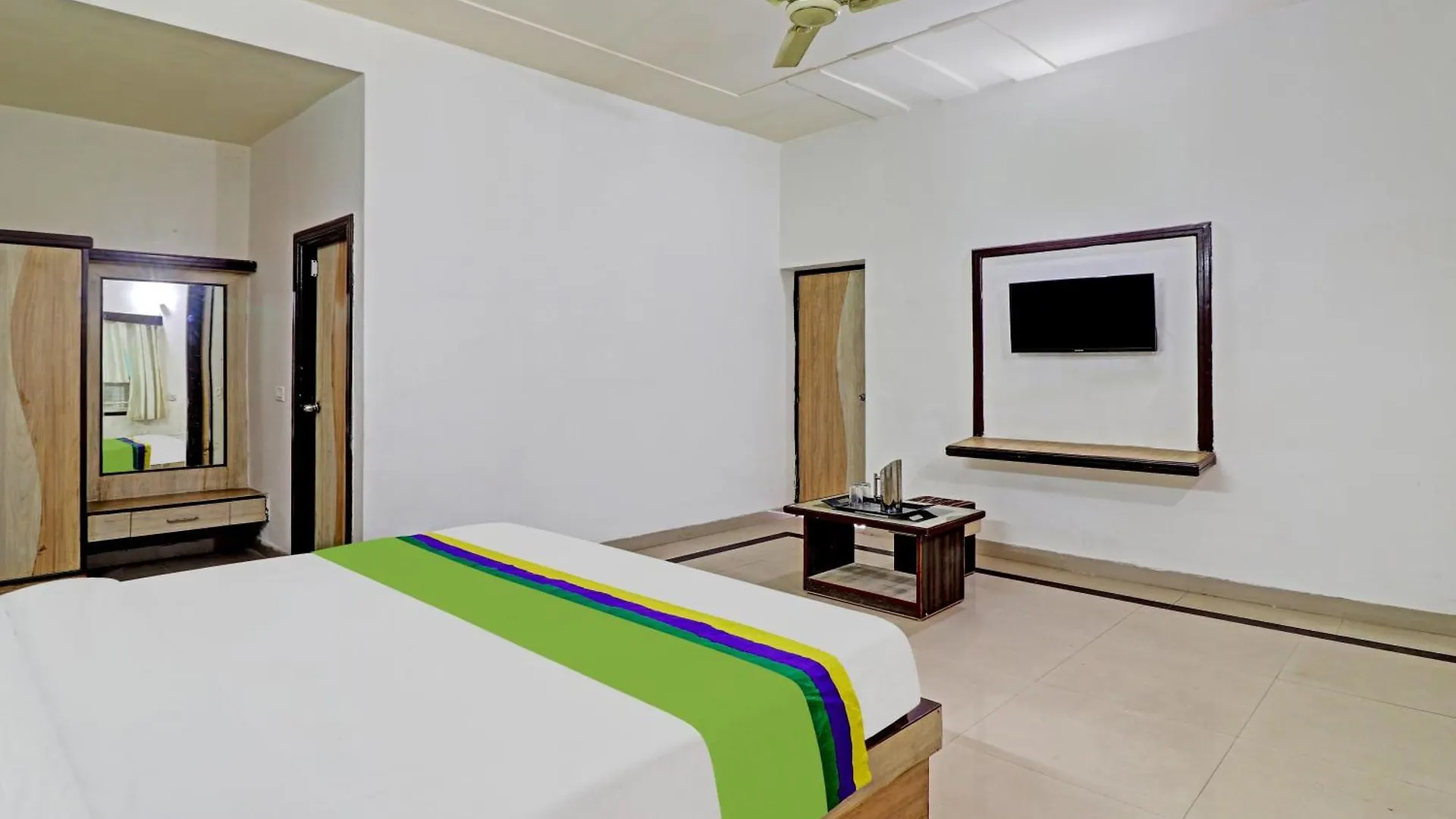 Hotel G B Palace Agra
