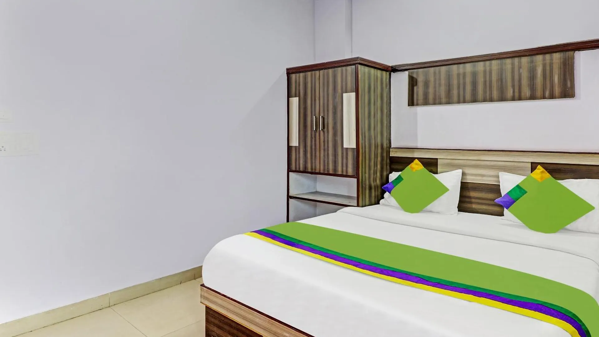 Hotel G B Palace Agra