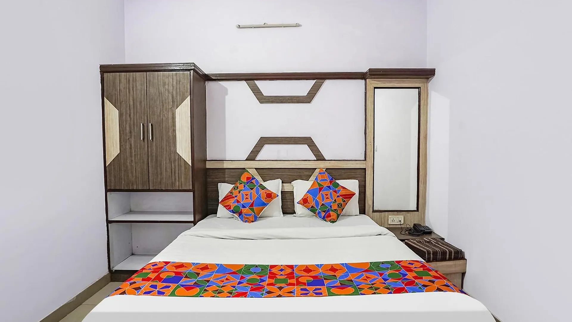 Hotel G B Palace Agra